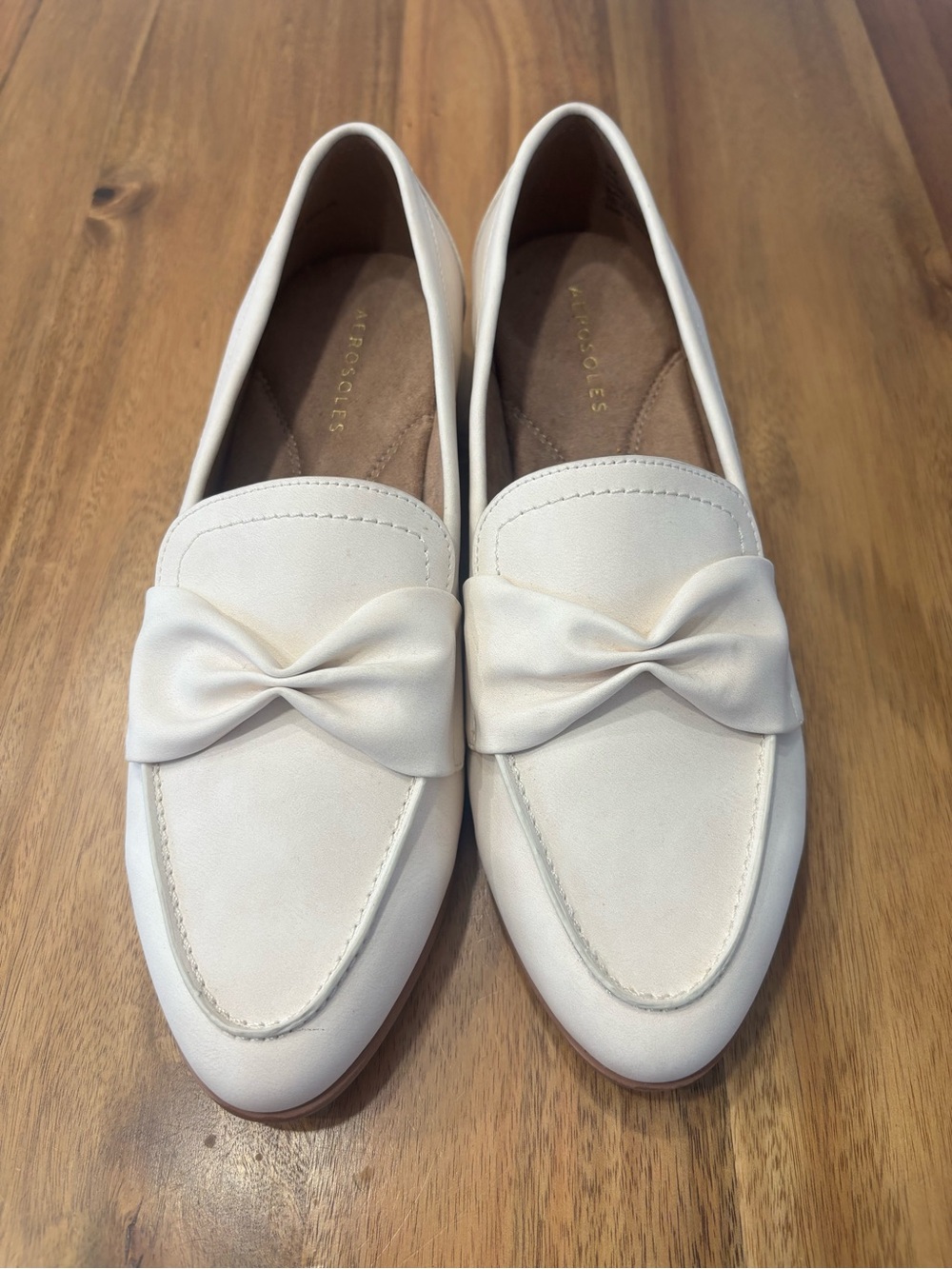 AEROSOLES Ivory Bow-Accent Loafers